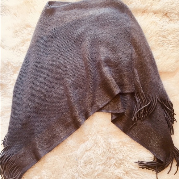 Poncho - Picture 3 of 4